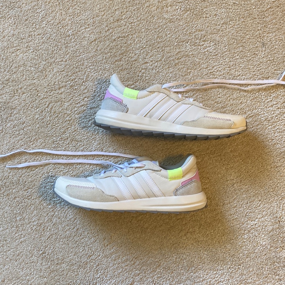 Adidas Retrorun Sneakers size 7.5